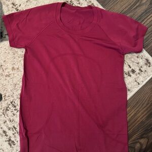 Lululemon Athletica Short Sleeve Tee - swiftly 8